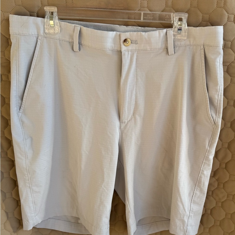 Attack Life by Greg Norman Gray Flat Front Shorts
